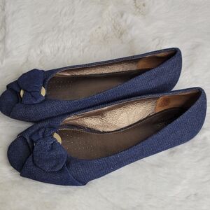 Clarks Artisan Blue  Flat Shoes  Women's Size 8.5